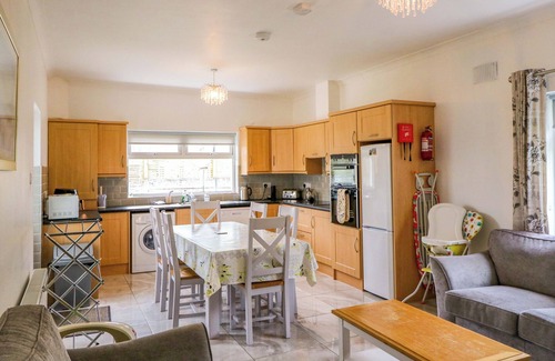 Kenmare Cottage | NO 1 LODGE WOOD, family friendly in Kenmare, County Kerry
