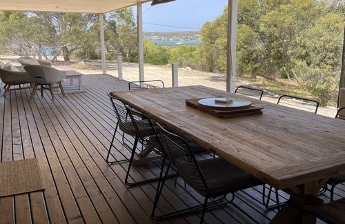 Lake Wangary House | No. 10 - A Charming and Private Holiday Home in Prime Coffin Bay Location