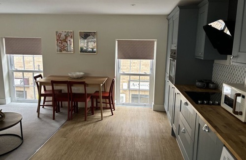 Huntingdon Apartment | No. 18 - 2 Bed Town Centre Apartment