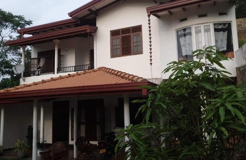 Padinnoruwa House | No 18 Royal kindom