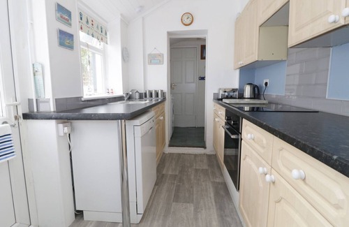 Watchet Cottage | NO 9, pet friendly, with a garden in Watchet