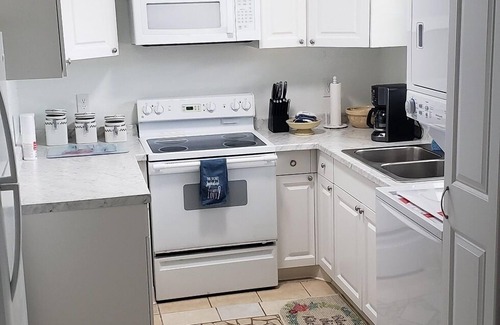 Ocala Apartment | No additional fees expect a small one for pets. Minutes from downtown Ocala.