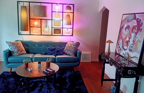 Detroit House | No Car?No Worries! This guest suite is 6 walking blocks away from all things FUN