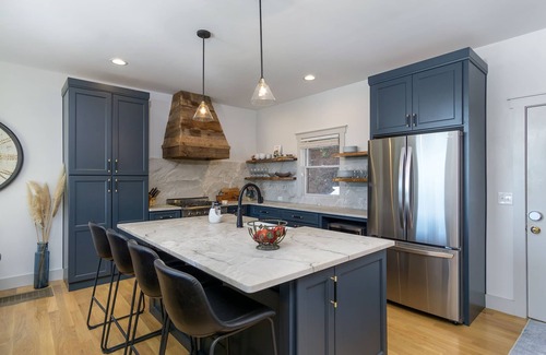 Old Fort Cabin | No cleaning fee near Asheville Luxury 4 bedroom Mountain View Home with hot tub