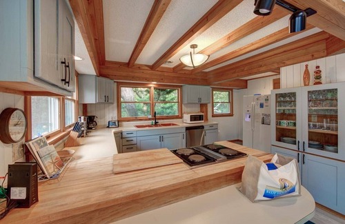 Ocracoke House | No Ka Oi: Wonderful home tucked away in a quiet neighborhood with a large yard.
