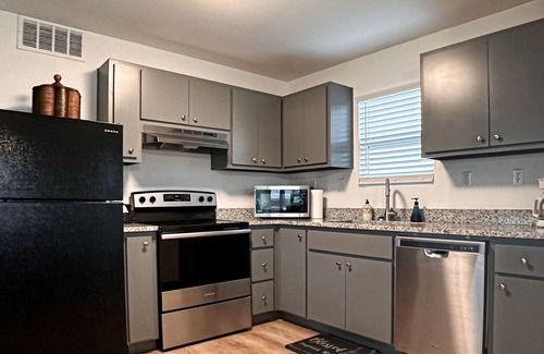 Port O Connor House | No Minimum Stay! No Chores! Kids allowed