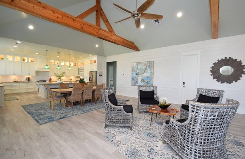 Port Bolivar House | No Regrets ~ Luxury at the Beach ~ pool & spa ~ 6 bedrooms & 5 full bathrooms ~