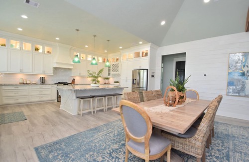 Port Bolivar House | No Regrets ~ Luxury at the Beach ~ pool & spa ~ 6 bedrooms & 5 full bathrooms ~