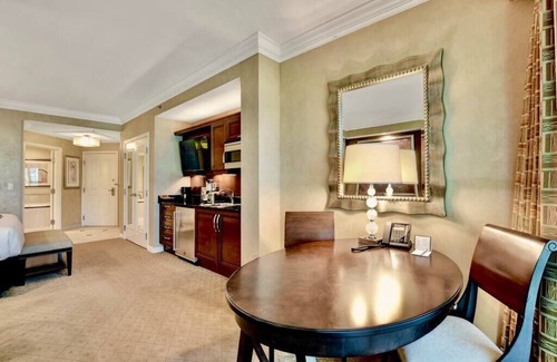 Las Vegas Condo | No Resort Fee ! Balcony Strip View Suite - Pool