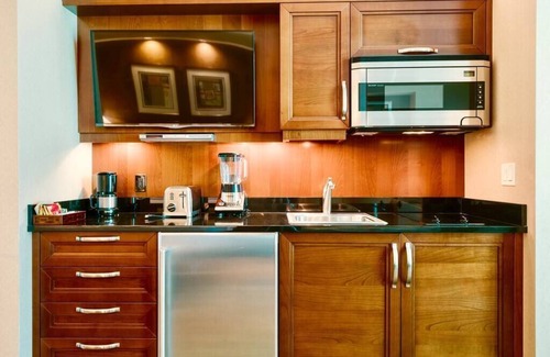 Las Vegas Condo | No Resort Fee ! Balcony Strip View Suite - Pool