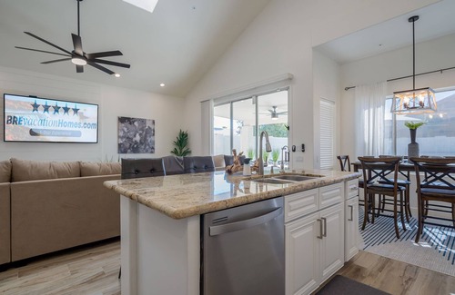 Central Scottsdale House | NO TAX! Stunning$100K+Remodel! Perfect QuietLocation,HtdPool,Spa,BBQ,FirePit,SUV