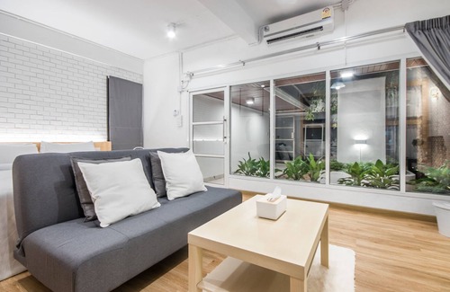Bangkok Central Business District House | No5★TH39★Private Terrace Room, 7mins to EmQuartier