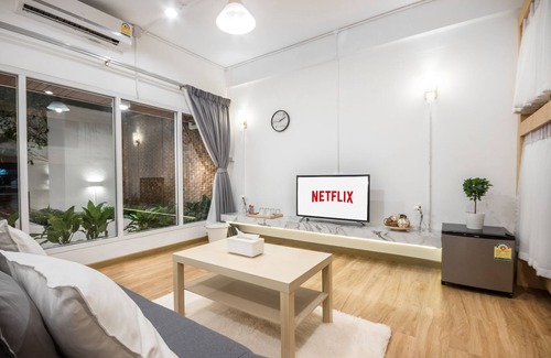 Bangkok Central Business District House | No5★TH39★Private Terrace Room, 7mins to EmQuartier