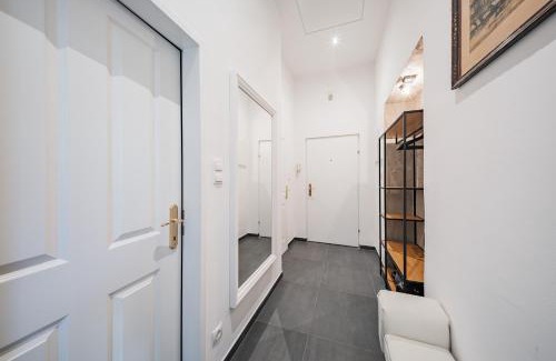 Rudolfsheim-Funfhaus Apartment | Nobile Schönbrunn Klassik Residences