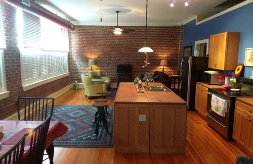 Anniston Apartment | Noble Executive Suite