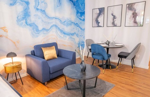 Mannheim Condo | Noble Studio | 1 Min to HBF