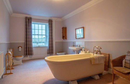 Hoylandswaine House | Noblethorpe Hall * Perfect Retreat in the Yorkshire Countryside*