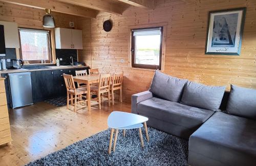 Milicz Ski Chalet | Noclegi nad stawami wypożyczalnia kajaków i rowerów