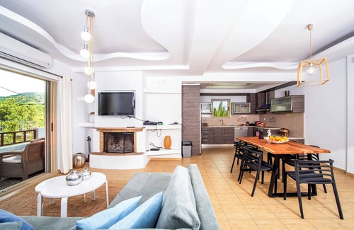 Sissi Villa | Noema -Sisi a quintessential Cretan village full of tavernas and seafront cafes