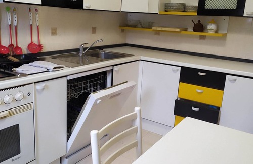 Levanto Apartment | NOEMI APARTMENT "5 LANDS PARADISE" FREE WI FI, FREE PRIVATE CAR PARK, FREE BIKES
