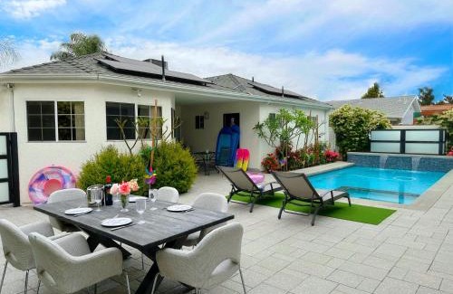 Valley Glen Villa | NoHo Luxury Oasis I saltwater pool-spa I sleeps up to 8 I 15 mins from Hollywood