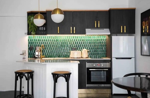 Port Douglas Apartment | Noir-luxe Apartment in Port Douglas