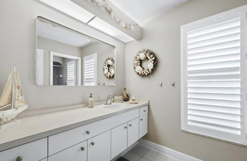 Laurel House | Nokomis Pool Home on the Canal