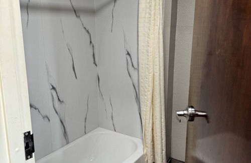 Viavant - Venetian Isles Hotel | Nola Inn & Suites