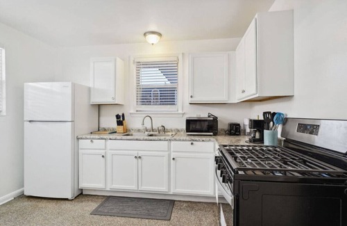 Metairie House | NOLA Safe(2BD) Vacation hub!