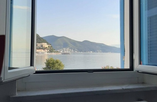 Noli Apartment | Noli - Splendid seaside apartment with panoramic terrace in "Art Nouveau" villa