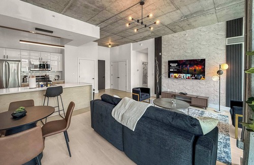 Olde Kensington Apartment | NoLibs Luxury 1BD | Sleeps 4 | Near Dining & Bars