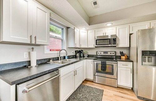 Clarkson House | Nolin Lake Home w/Decks & Fire Pit in Clarkson!