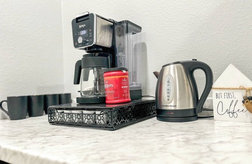 Southside House | Nomad Friendly - All Bills Paid- Near Downtown SA