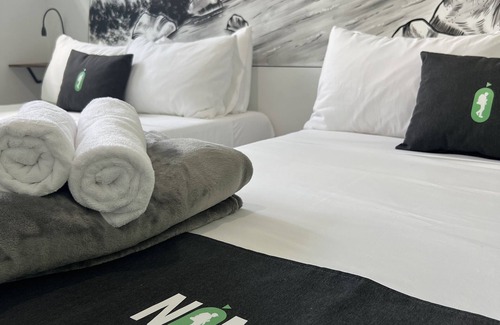 Isla Verde Hotel | Nomada Beach Hostel - Adult Only