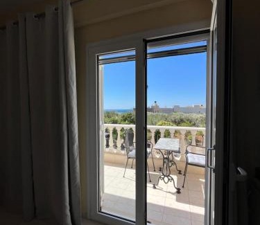 Tsoutsouros Apartment | Nomads in the south