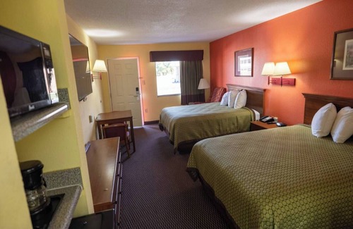 Hawkinsville Apartment | NON SMOKING KING SUITE #2