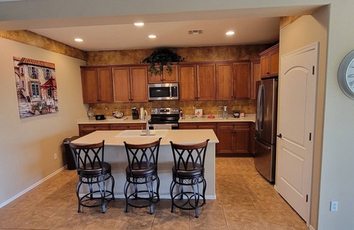 Corte Bella House | "Non-Smoking, No Pets" 2 Bedroom On Golf Course ~ Swimming Pool & Golf Cart!