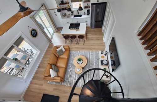 Boomer Cabin | Nook by the Brook- Secluded Luxury Mountain Getaway/Creek/Fire pit/5 Min Lake