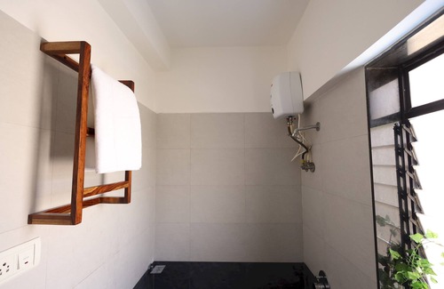 Vile Parle West Apartment | Nook&Co - Vile Parle 5