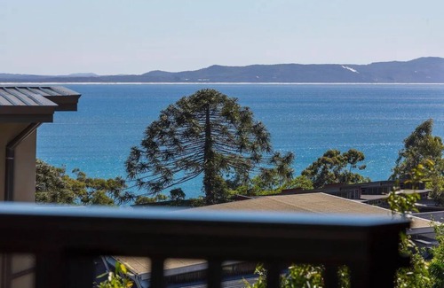 Noosa Heads Apartment | Noosa Luxury, mins to beach. Ocean and bush views.