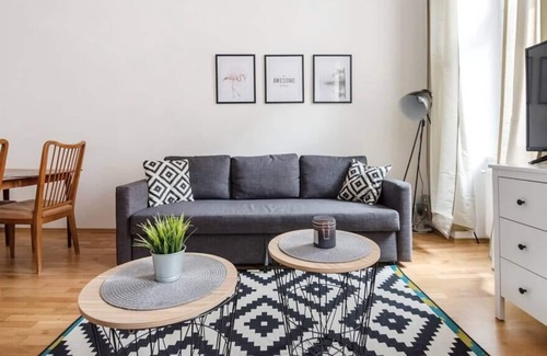 Brigittenau Apartment | Nordic chic apartment near the Augarten