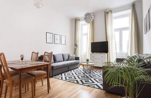 Brigittenau Apartment | Nordic chic apartment near the Augarten
