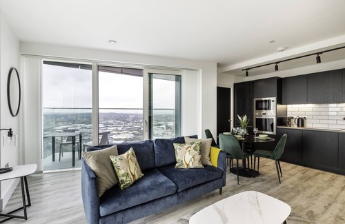East Acton Apartment | North Acton X - 2Bed King/Double + 2Bath + Balcony