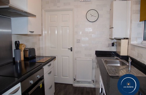Scarborough Apartment | North Bay Cabin 1 Bedroom Apartment Near The Beach. Pet Friendly.