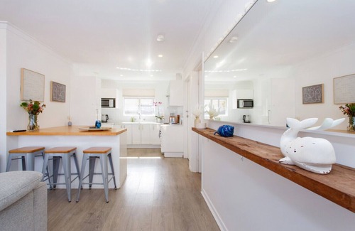 North Beach Apartment | North Beach Nest – Walking Distance to North Beach