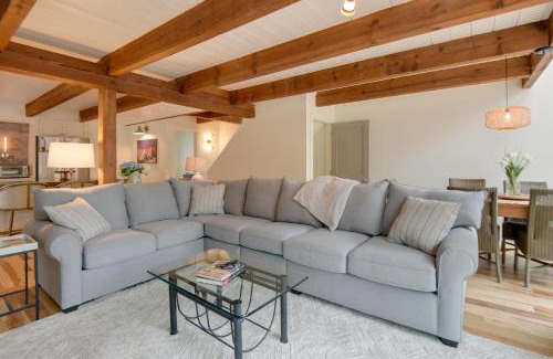 North Conway House | North Conway Townhome with Private Hot Tub and Deck!