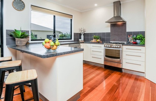 Agnes Water House | North Discovery 14 - swimming pool, air conditioned, boat friendly plus free wifi