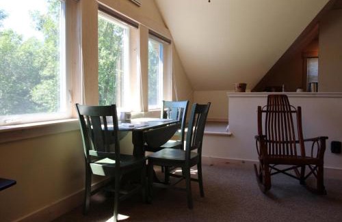 North Hero Apartment | North End Nook