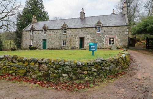 Alford House | North Mains Cottage - Craigievar Castle