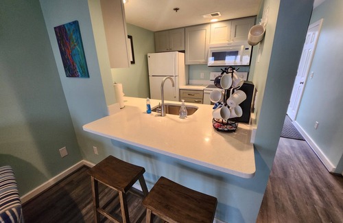 Traverse City Condo | North Shore Inn Traverse City - Unit 102